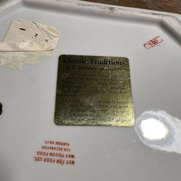 VINTAGE CLASSIC TRADITIONS SQUARE PLATE RED‎ GOLD FLORAL DESIGN JCP - Picture 8 of 9